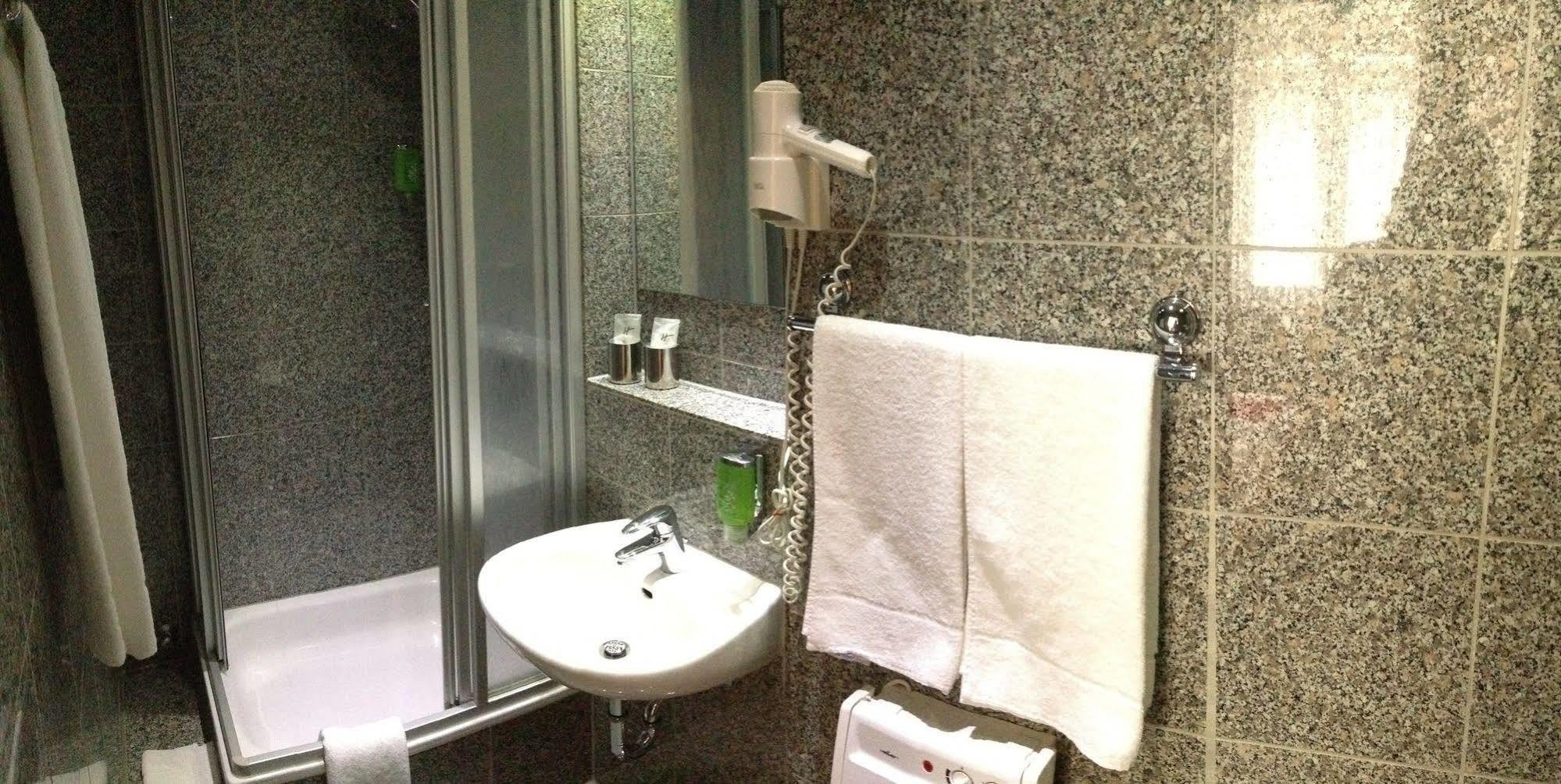 Hotel Heymann カイザースラウテルン エクステリア 写真