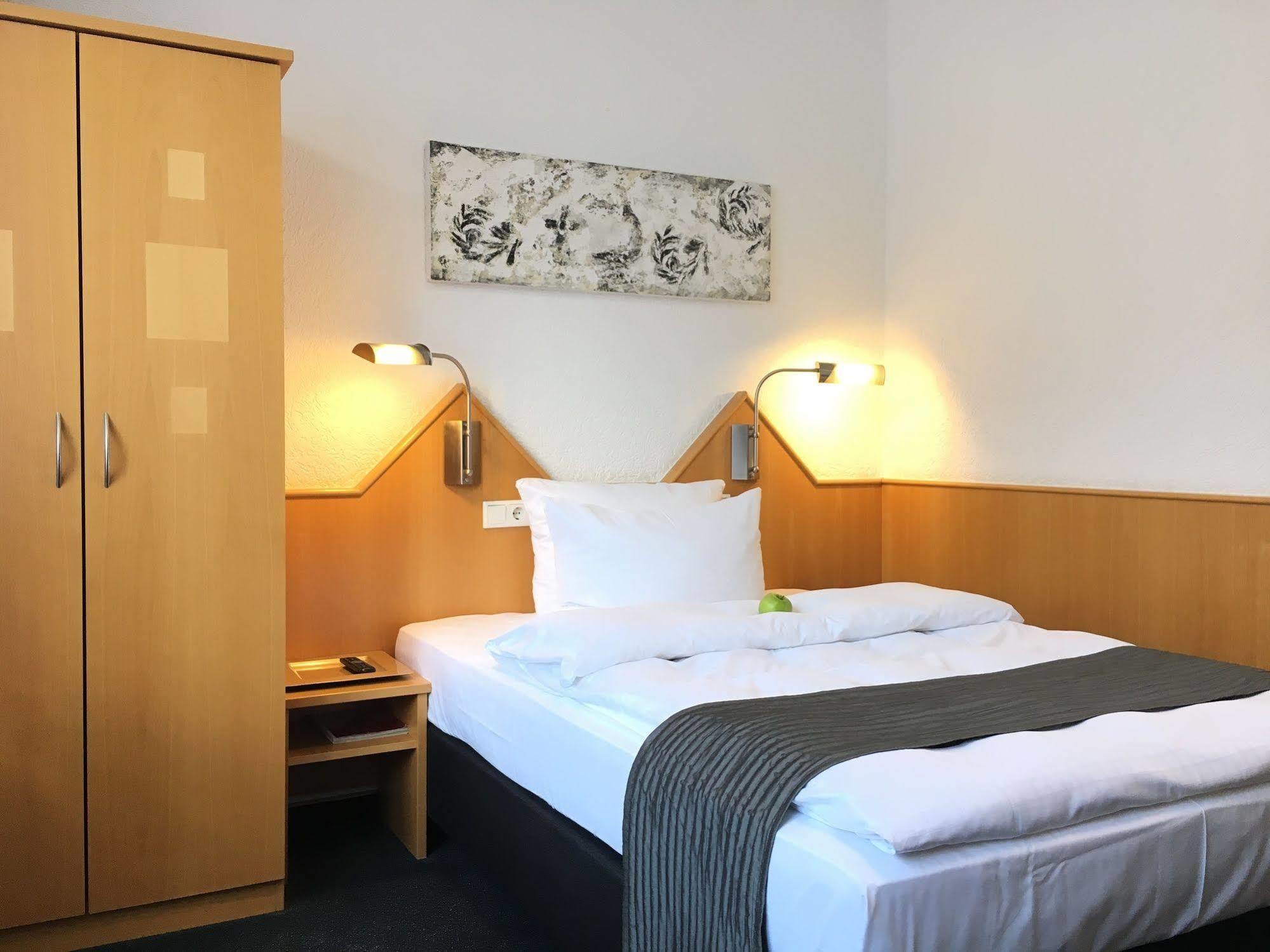 Hotel Heymann カイザースラウテルン エクステリア 写真