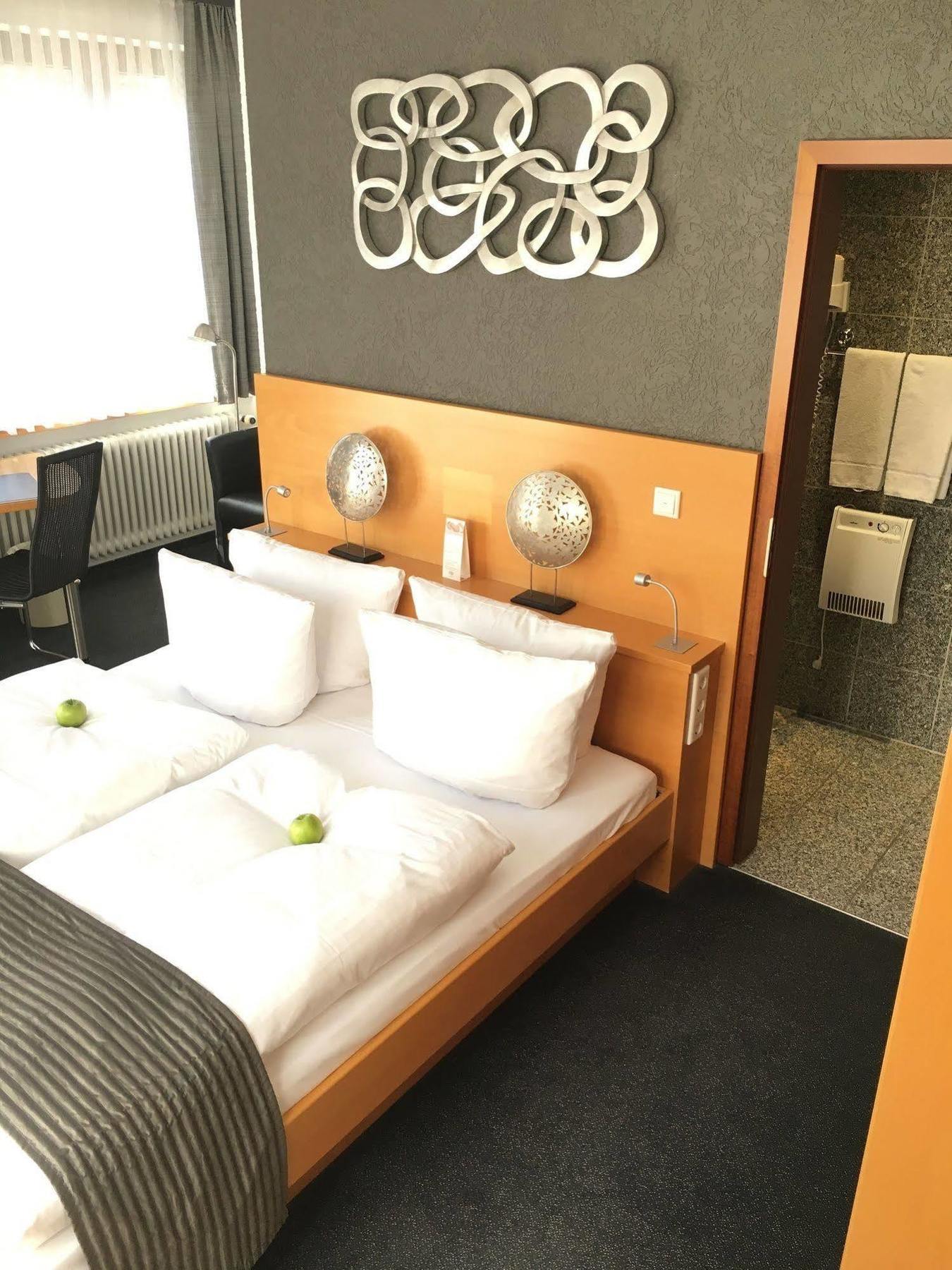 Hotel Heymann カイザースラウテルン エクステリア 写真